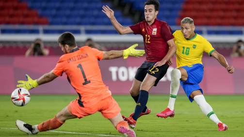 Na volta do segundo tempo, Richarlison teve chance clara de ampliar placar, mas parou em defesa de Unai Simon