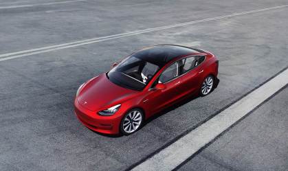 Por riscos em piloto automático, Tesla faz recall de 285 mil veículos na China