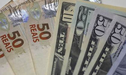 Moeda; dinheiro; real; dólar