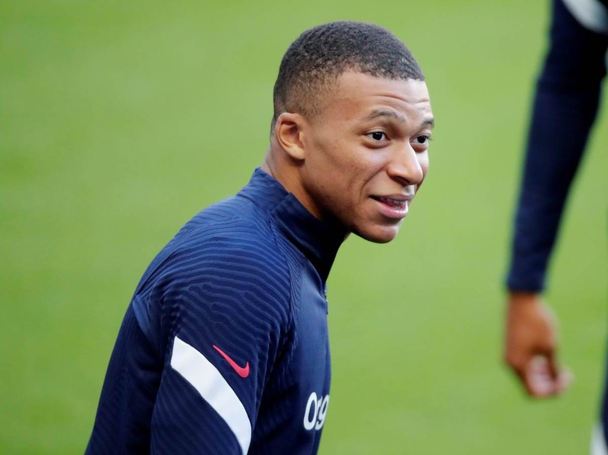 Mbappé deve deixar PSG se quiser causar 'impacto global', diz