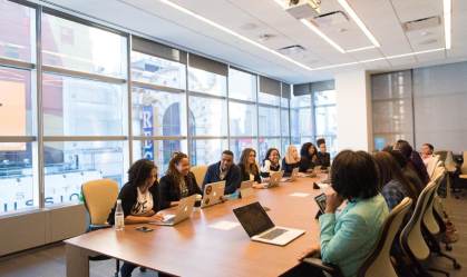 Discriminação de mulheres no mercado de trabalho: desafios persistentes exigem mudança cultural