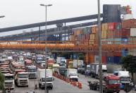 Movimentação de cargas no Porto de Santos bate recorde de 76,3 mi t no 1º sem