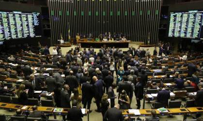 Com veto ao fundão, centrão defenderá retorno da doação de empresas às campanhas