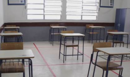 Sala de aula com distanciamento social no RJ