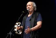 Erasmo Carlos é hospitalizado com Covid-19 no Rio de Janeiro