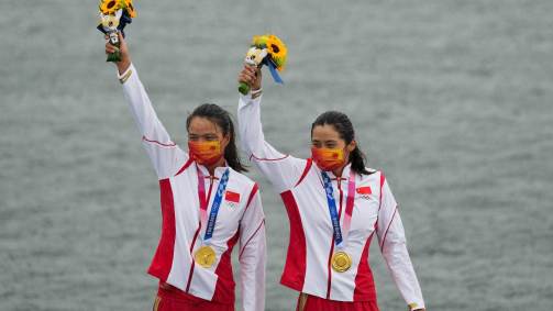 Chinesas Shixiao Xu e Mengya Sun conquistaram o ouro na categoria C-2 500 metros feminina da canoagem (07/08/2021)