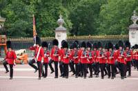 Palácio de Buckingham cancela troca da guarda devido ao calor em Londres