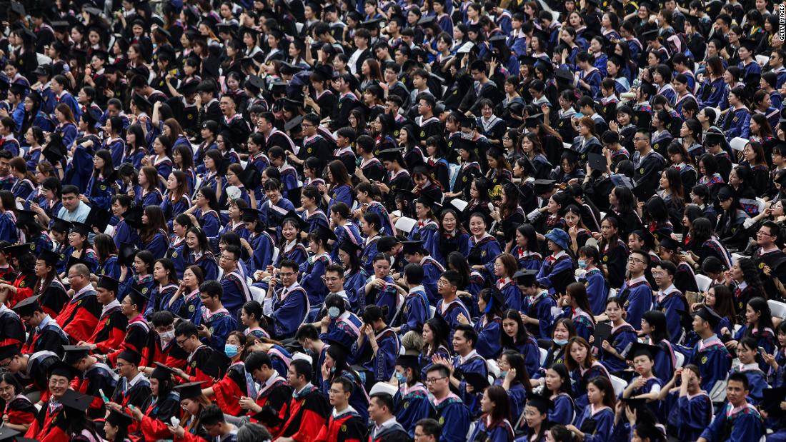 Um recorde de 9,09 milhões de estudantes se formou em universidades ou faculdades este ano, de acordo com dados do Ministério da Educação da China / Getty Images