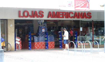 EUA, juros e fusão das operações com B2W puxam Lojas Americanas perto de 11%