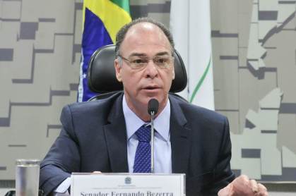 Senador Fernando Bezerra (MDB-PE), líder do governo no senado, durante Comissão