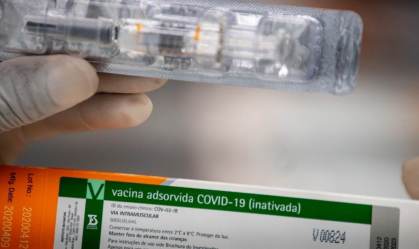 São Paulo recebe 1 milhão de doses da Coronavac prontas para aplicação