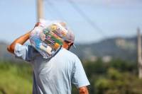 Custo da cesta básica cai em 15 das 17 capitais em maio, mostra Dieese