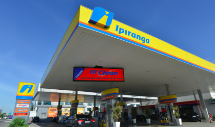 Ultrapar tem lucro líquido de R$ 881 mi no 4º tri, queda de 21% em um ano