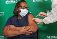 Candidata, 1ª brasileira vacinada diz que vai ao TSE contra PT por uso de imagem