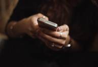 USP pesquisa tratamento de depressão com aparelho ligado a celular