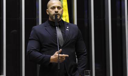Barroso rejeita pedido de Silveira para anular medidas e revogar proibições