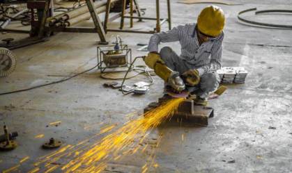 Produção industrial cresce 0,3% em março, diz IBGE