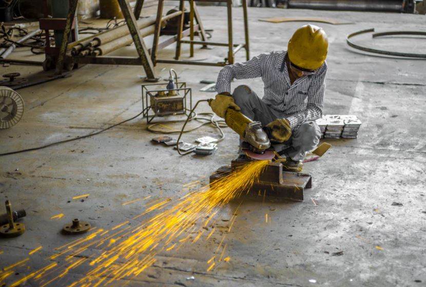 Produção industrial dos EUA cai 0,5% em março ante fevereiro