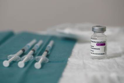 Frasco com vacina de Oxford/AstraZeneca