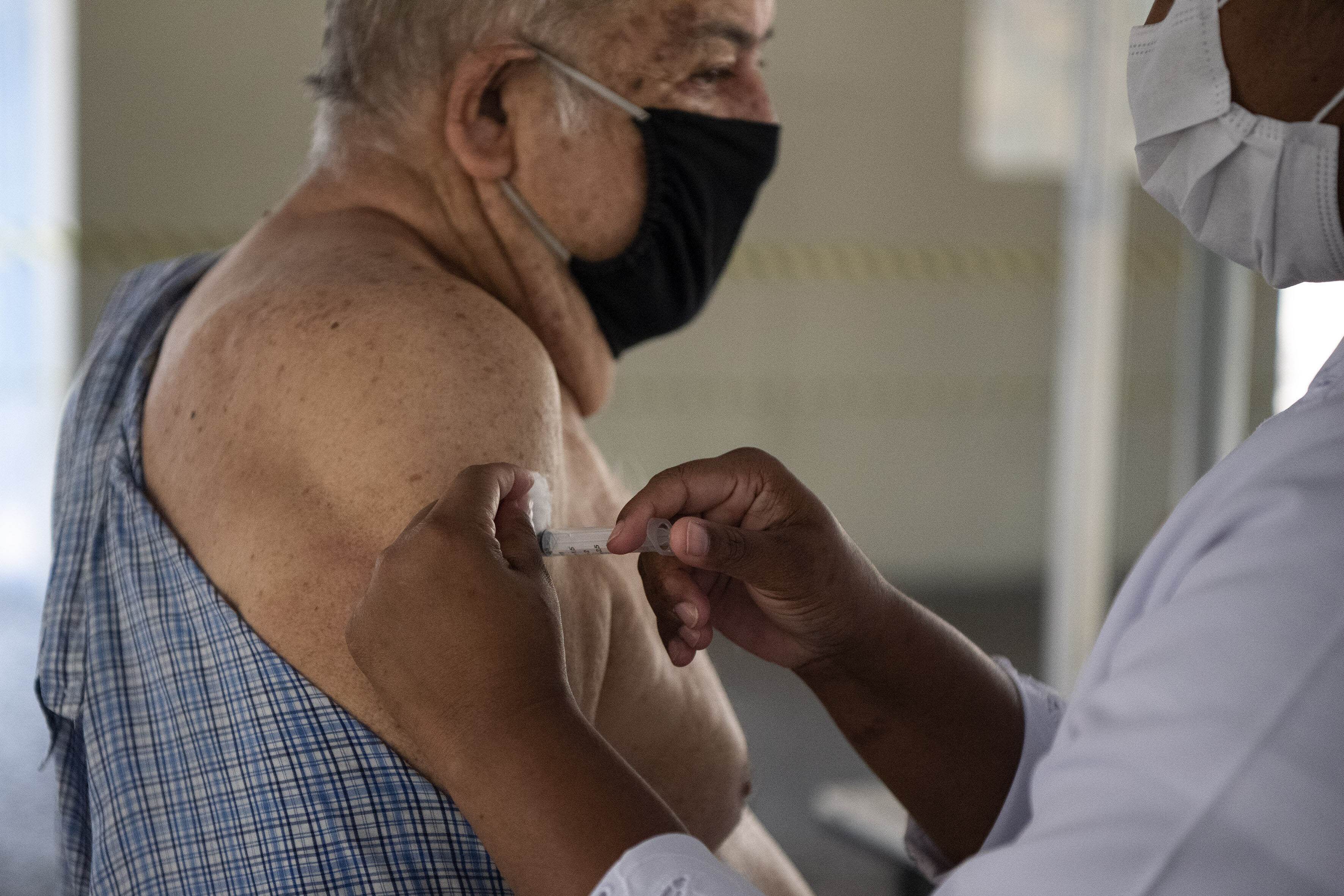 Aplicação da vacina contra Covid-19 no Rio de Janeiro Aplicação da vacina contra Covid-19 no Rio de Janeiro