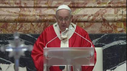 Papa Francisco celebra missa de Domingo de Ramos