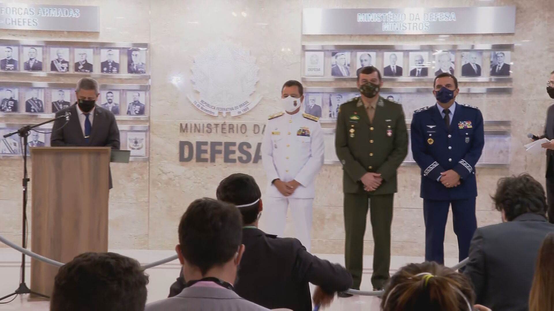 Ministro da Defesa, Braga Netto, apresenta os três novos comandantes das Forças 