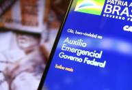 Bolsonaro assina Medida Provisória que amplia auxílio emergencial em R$ 4,1 bilhões