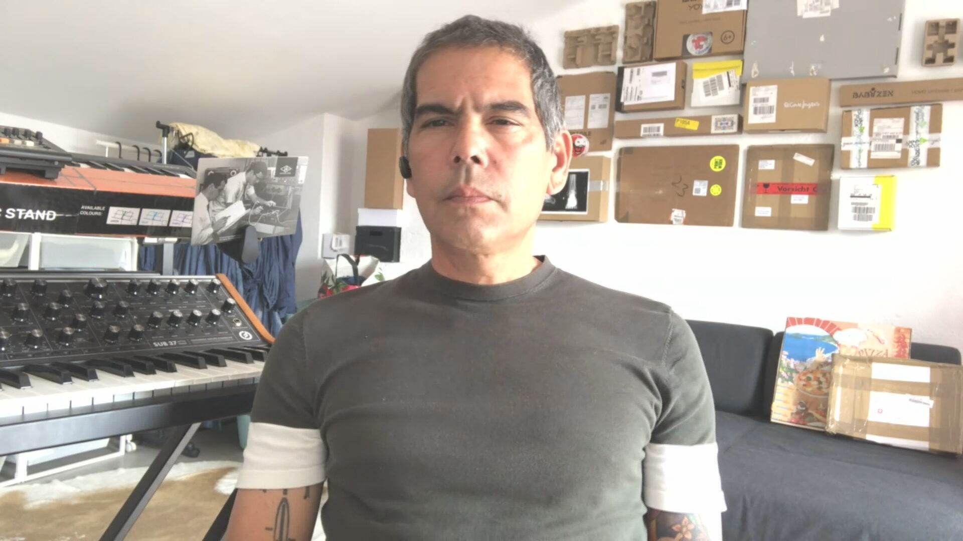 Dado Villa-Lobos, ex-guitarrista do Legião Urbana, em entrevista à CNN (05.abr.2 Dado Villa-Lobos, ex-guitarrista do Legião Urbana, em entrevista à CNN (05.abr.2