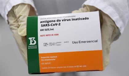 Caixa com doses da Coronavac, vacina contra Covid-19