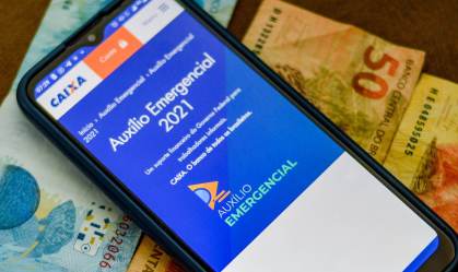 Caixa paga 3ª parcela do auxílio emergencial para nascidos em agosto