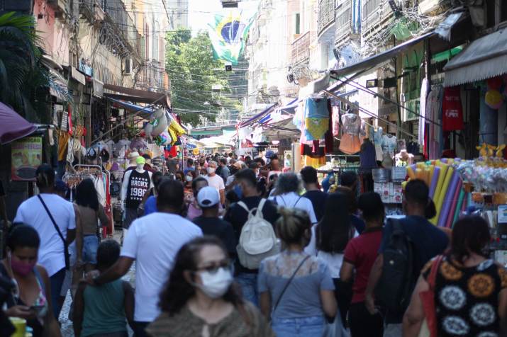 Movimentação no Saara, centro do Rio de Janeiro, em meio à pandemia de Covid-19 / ESTADÃO CONTEÚDO