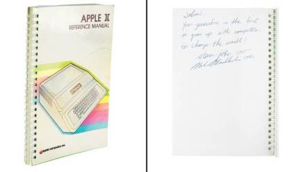 Manual do computador Apple II autografado por Jobs é leiloado por US$ 800 mil