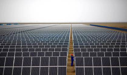 Painéis em usina de geração de energia solar; fonte está no radar da Cemig para 