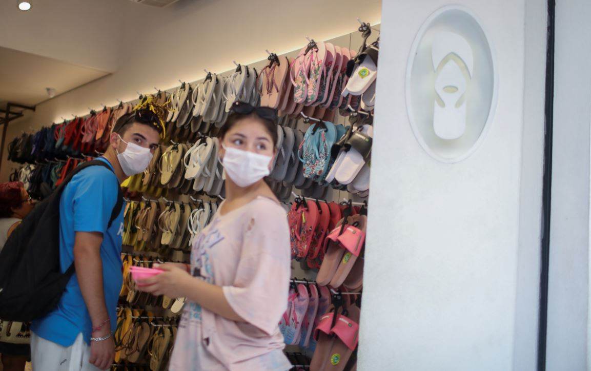 Consumidores em Loja no Rio de Janeiro