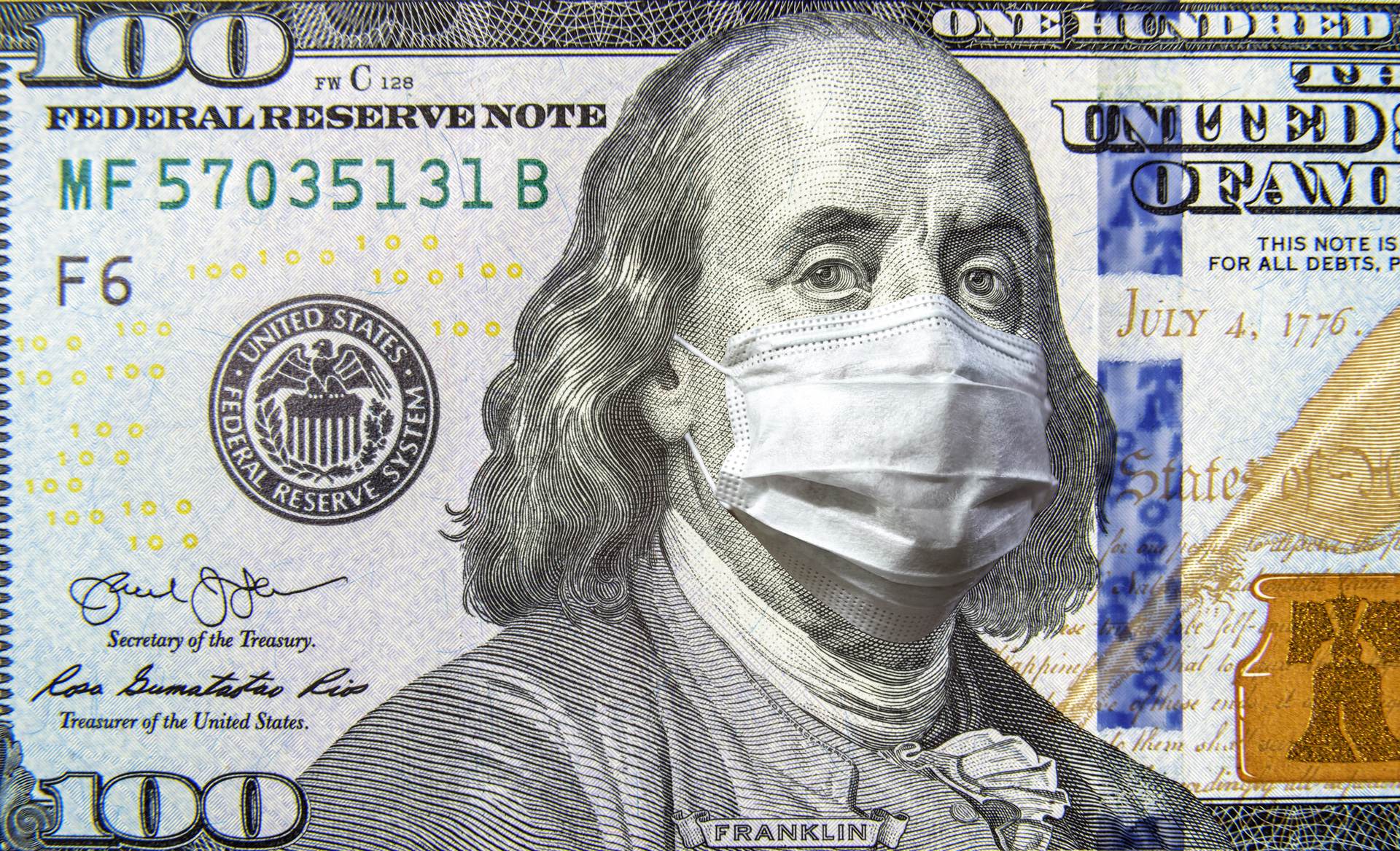 Montagem de Roosevelt usando máscara em nota de Dólar. 