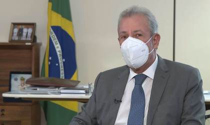 Em pronunciamento, ministro pede uso racional de água e energia