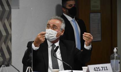 Senador Renan Calheiros (MDB) durante sessão na CPI da Pandemia