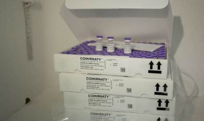 EUA enviam ao Peru primeira doação de doses da vacina da Pfizer