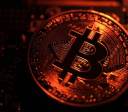 Por que criptomoedas despencaram logo após tarifas de Trump contra China