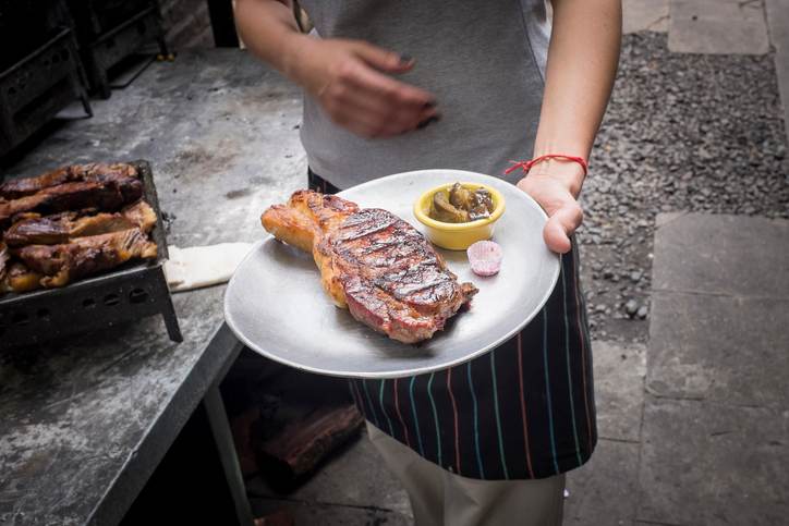 Carne argentina sendo servida Carne argentina sendo servida
