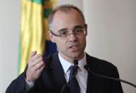 Alcolumbre ganha apoio para atrasar sabatina de André Mendonça no Senado