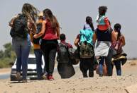 Pais de 303 crianças separadas na fronteira EUA-México não foram localizados