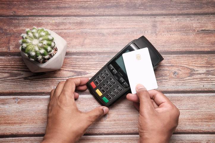 Limite de Juros do Cartão de Crédito: Nova lei impede que dívida dobre de valor