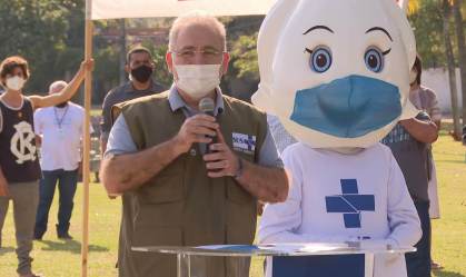 Vacinação é a principal arma para combater variante Delta, diz ministro da Saúde