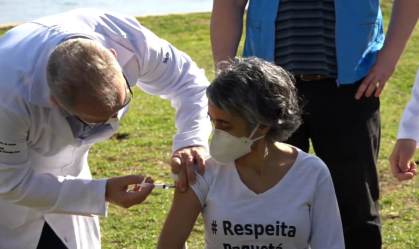 Ministério da Saúde mantém intervalo de 12 semanas entre doses da Pfizer