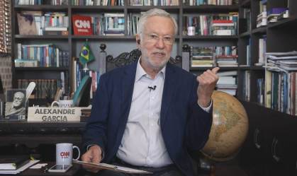 Garcia: Senadores fingem acreditar em um deputado com histórico de invencionices