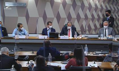 Servidor do MInistério da Saúde Luis Ricardo Miranda e o deputado federal Luis M