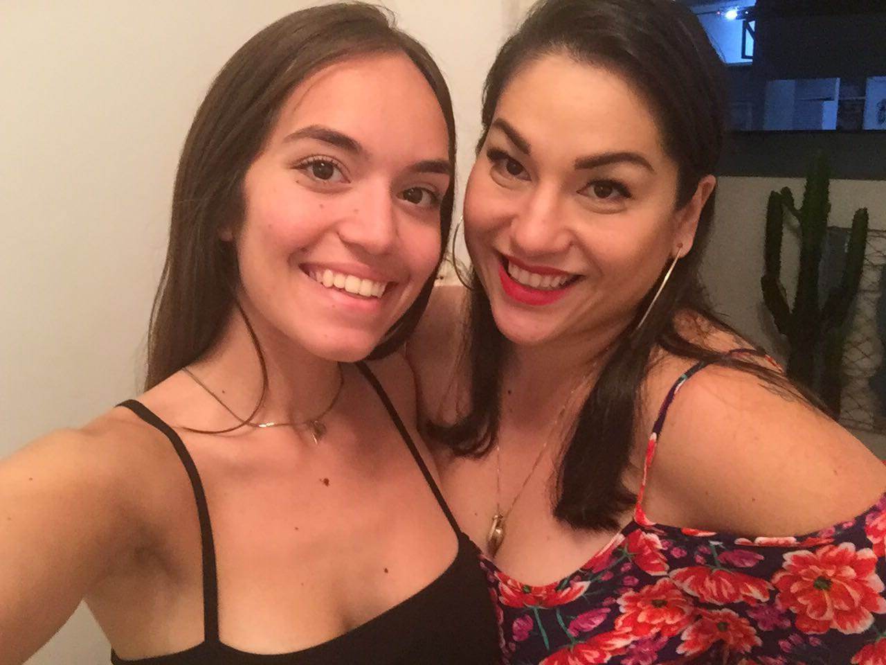 Giovanna, de 20 anos, e sua mãe, a psicóloga Carol Yumi Giovanna, de 20 anos, e sua mãe, a psicóloga Carol Yumi