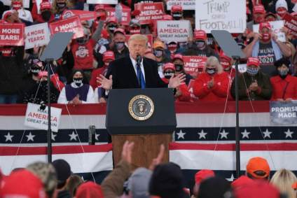 Trump durante comício em Ohio, antes da eleição presidencial de 2020