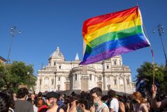 Mês do orgulho LGBTQIA+ na Itália